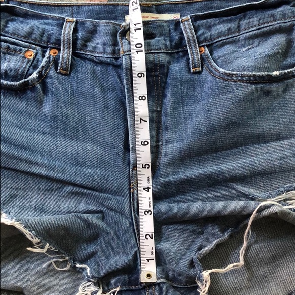 Levi’s high waisted shorts size 29 - Picture 3 of 3